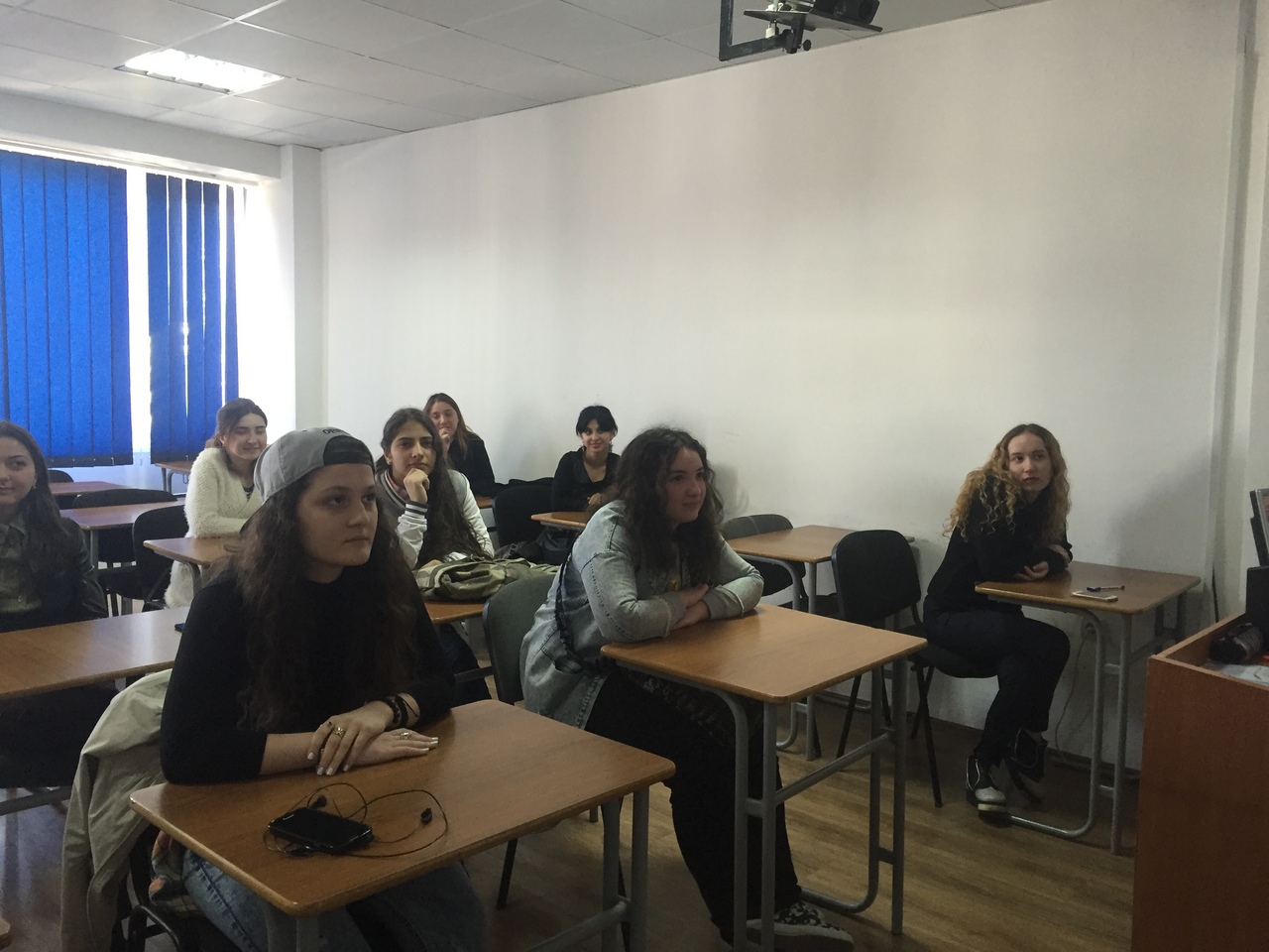 LCC International University-ს პროფესორის ლექციები კავკასიის უნივერსიტეტში